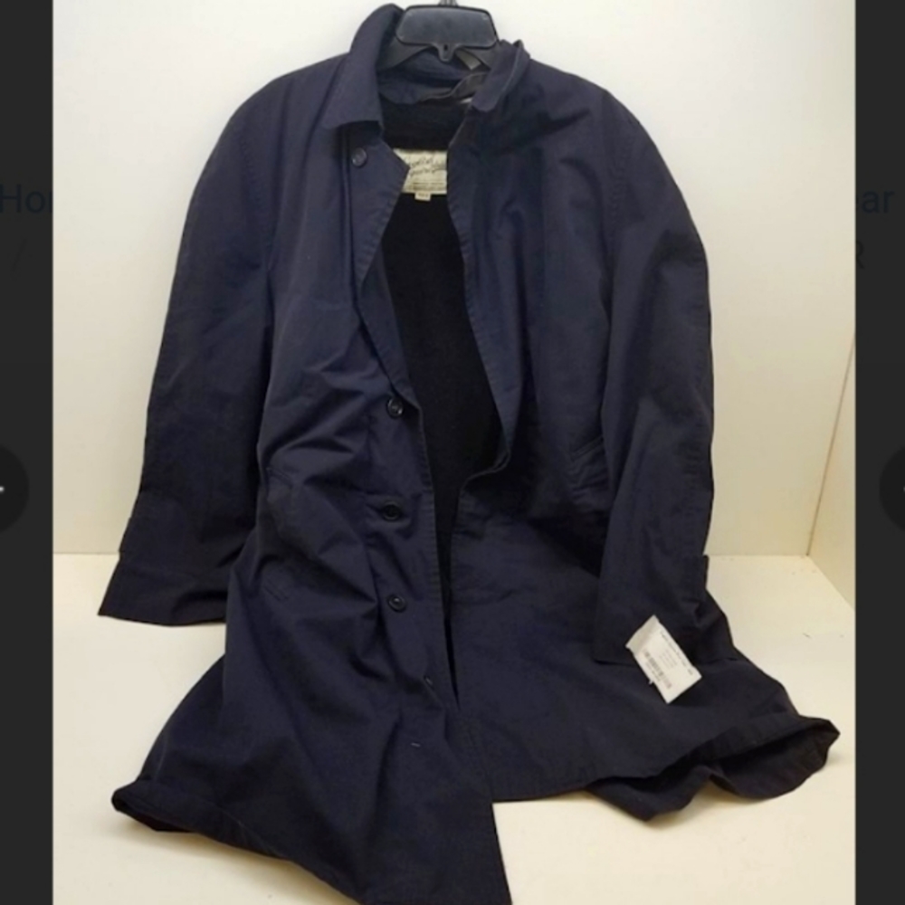 English Squire Men's Navy Blue Long Coat 40R 40 regularly collared button up